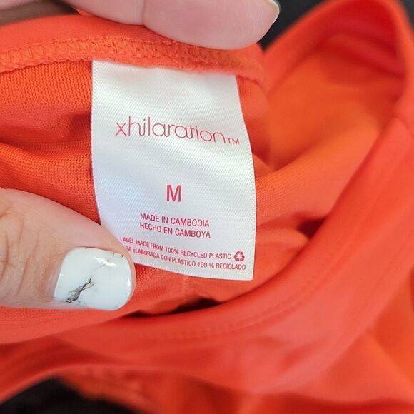 6 pieces swim tops ,bottoms and one piece size Medium - Picture 12 of 13